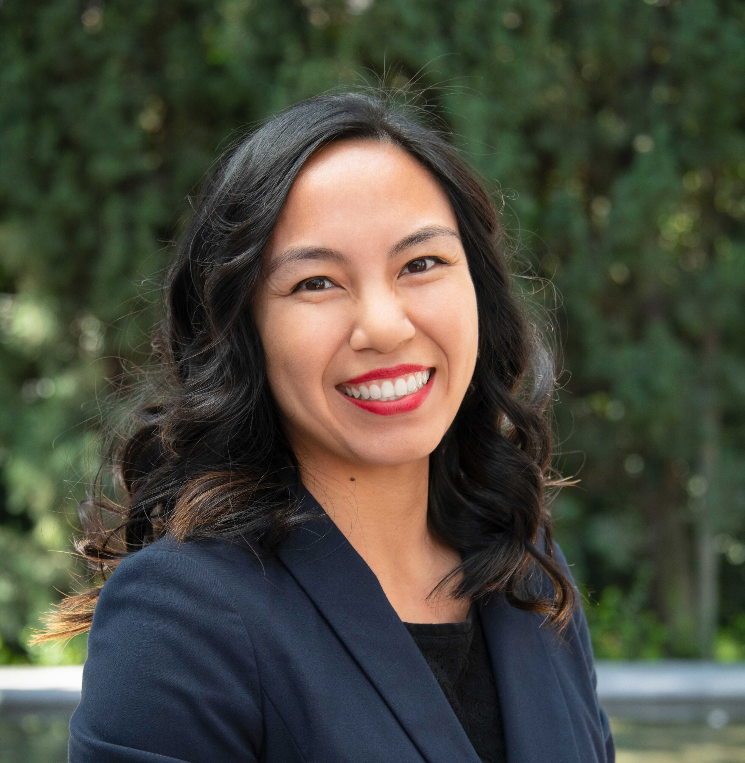 Lourdes C. Hernández<br />
Senior Director,<br />
Planned Giving