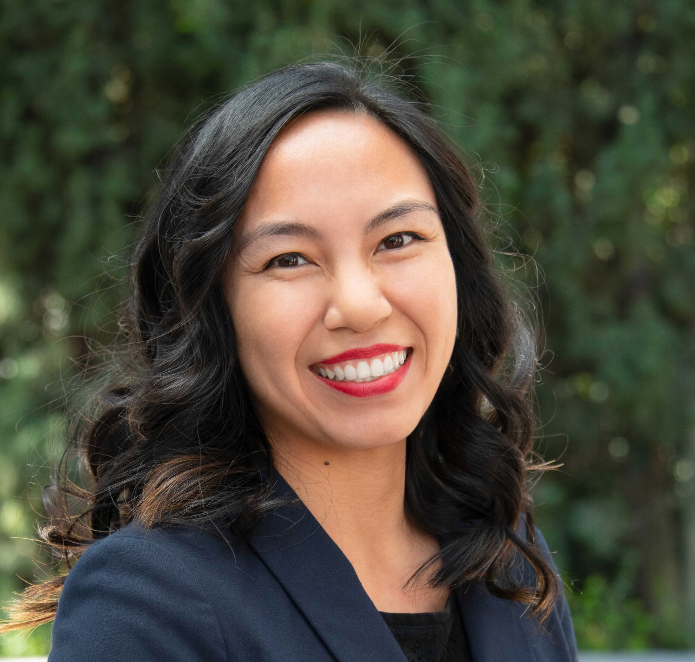 Lourdes C. Hernández<br />
Senior Director,<br />
Planned Giving